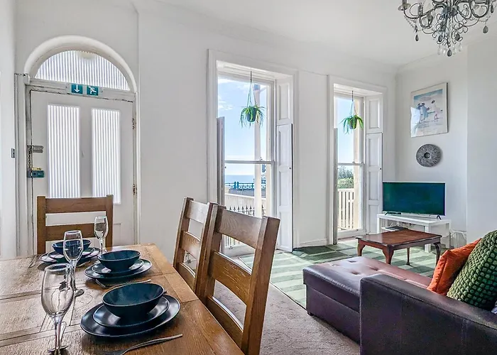 Marine Parade Sea View - By Brighton Holiday Lets